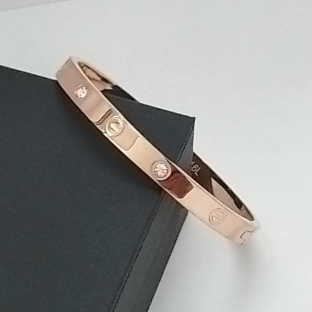 18K Gold-Plated Love Friendship Bracelets Trendy Stainless Steel Bangle Jewelry